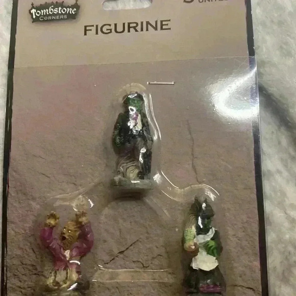 Vintage Lot of 5 of the Tombstone Corners Set Of 3 - Picture 5 of 7